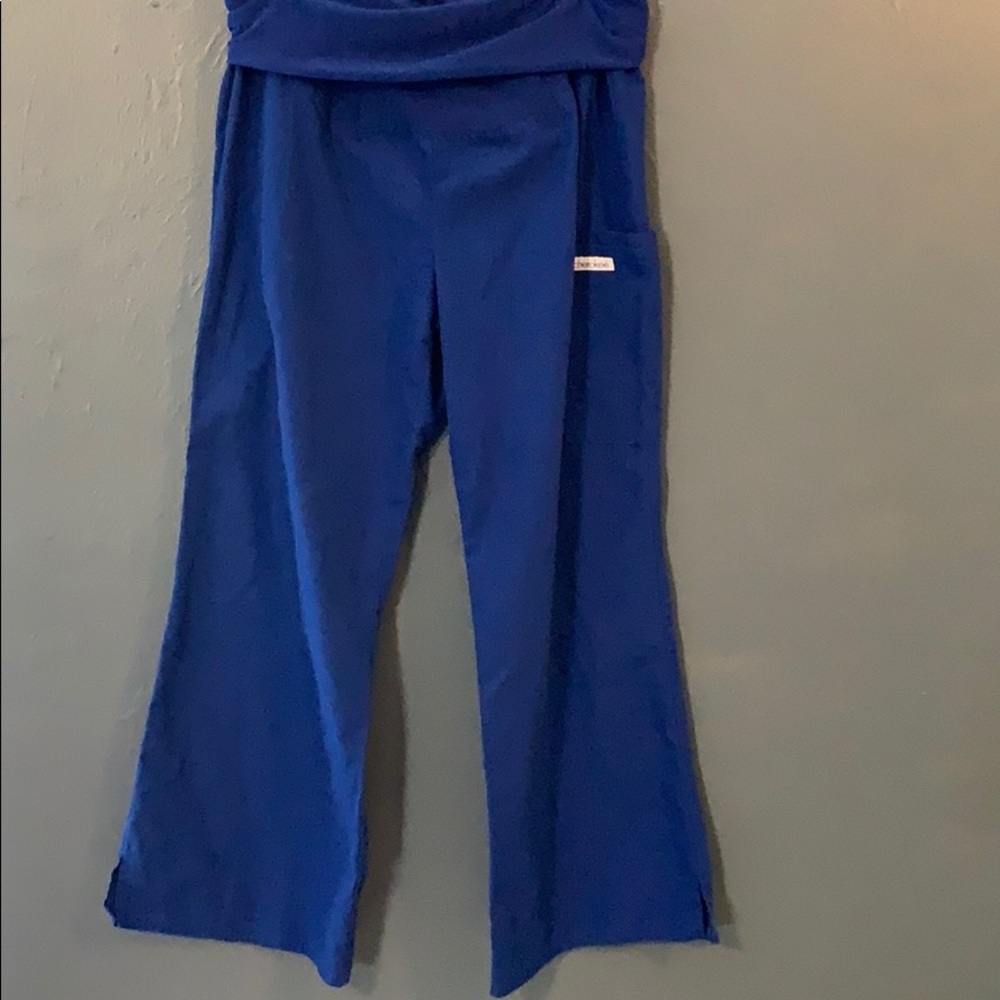 2 pairs of Cherokee maternity